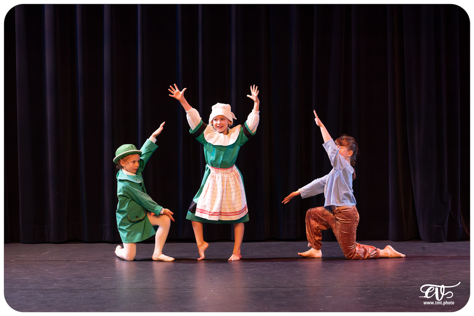 ECOLE DE DANSE CÉCILE ADAMOW